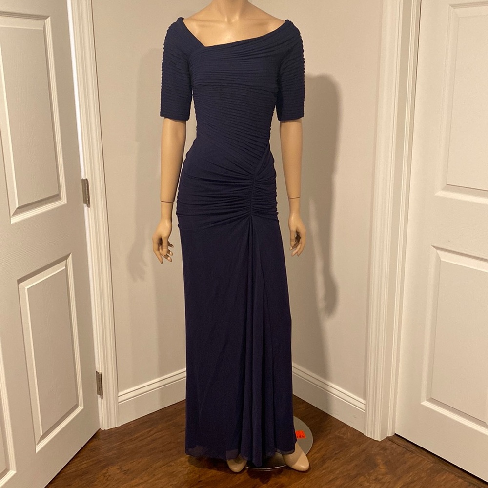 Tadashi Shoji tulle formal gown size xs